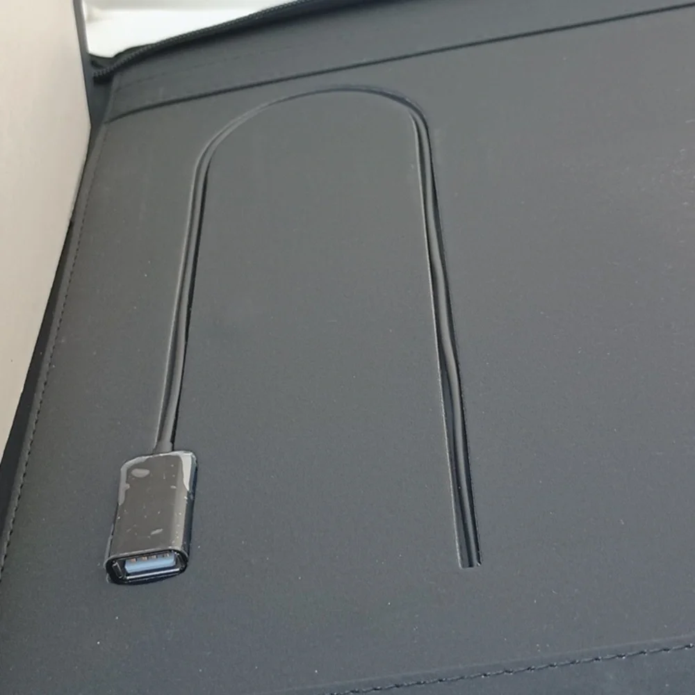 PP5006I Tablet Stand And Built In Power Bank ,NWOT